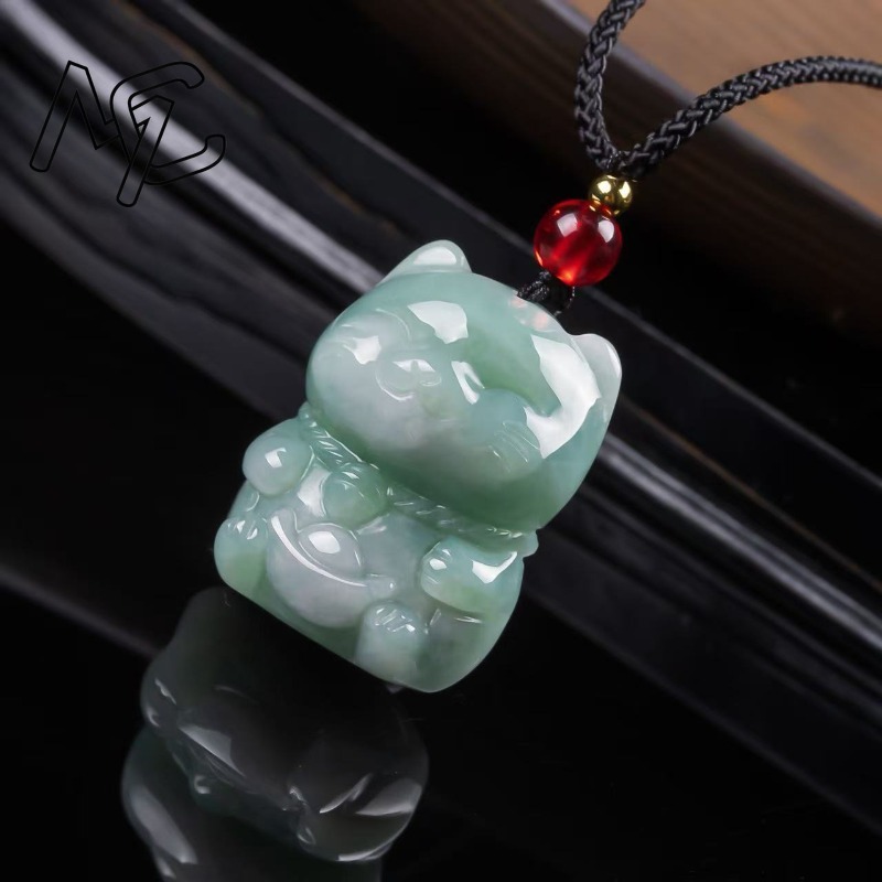 Natürlicher Smaragd-Jade Glück – Jewelry & Watches Spółka Z Ograniczoną Odpowiedzialnością Sp Z Oo Bewertung und Preis